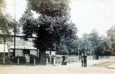 East Sheen Triangle,street-townscape,policeman